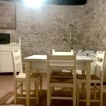 Holiday Vocabolo Castello Izzalini *